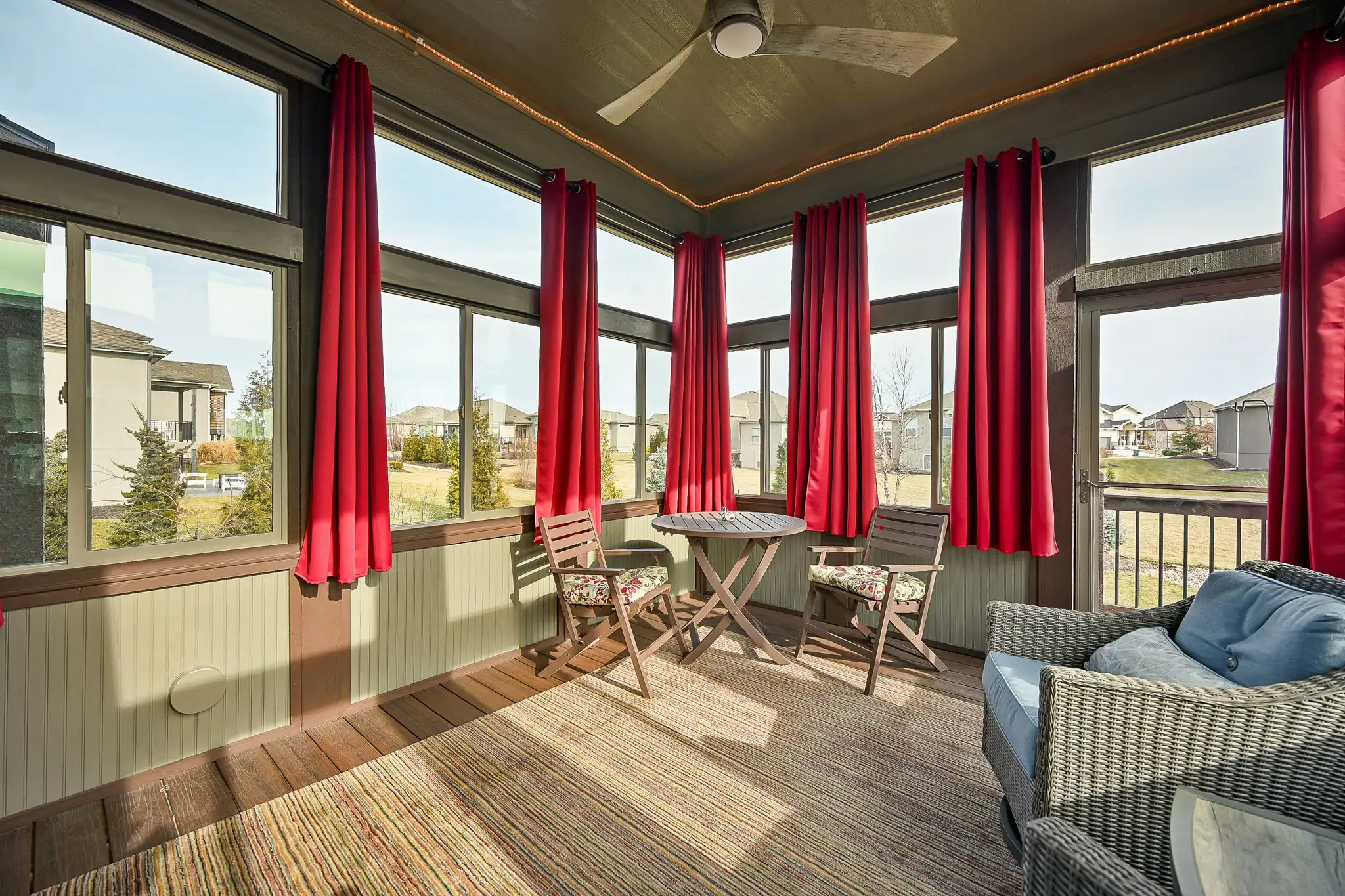 Screened porch in Cedar Creek - The Meadows